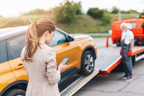 When to Call a Tow Truck Instead of Driving On